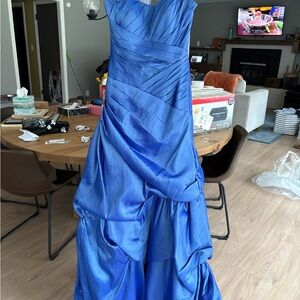 Elegant Blue Evening Gown